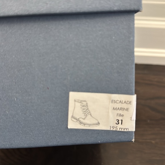 Girl patent leather boots size 31 Euro, like new!!! Comes with box!! - Picture 8 of 9